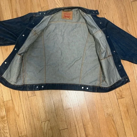 Levi's Classic Blue Denim Collarless Jacket with Tan Stitching - Picture 4 of 13
